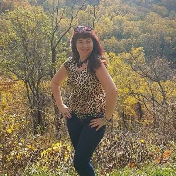 Meet your Posher, Yvette - Picture 1 of 1